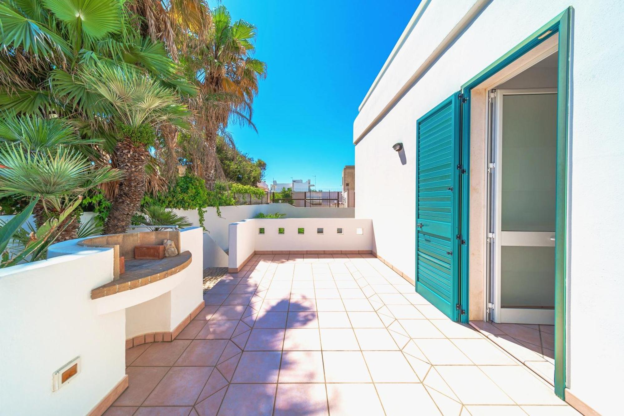Residence Oasi Sul Mare Torre Suda Exterior photo