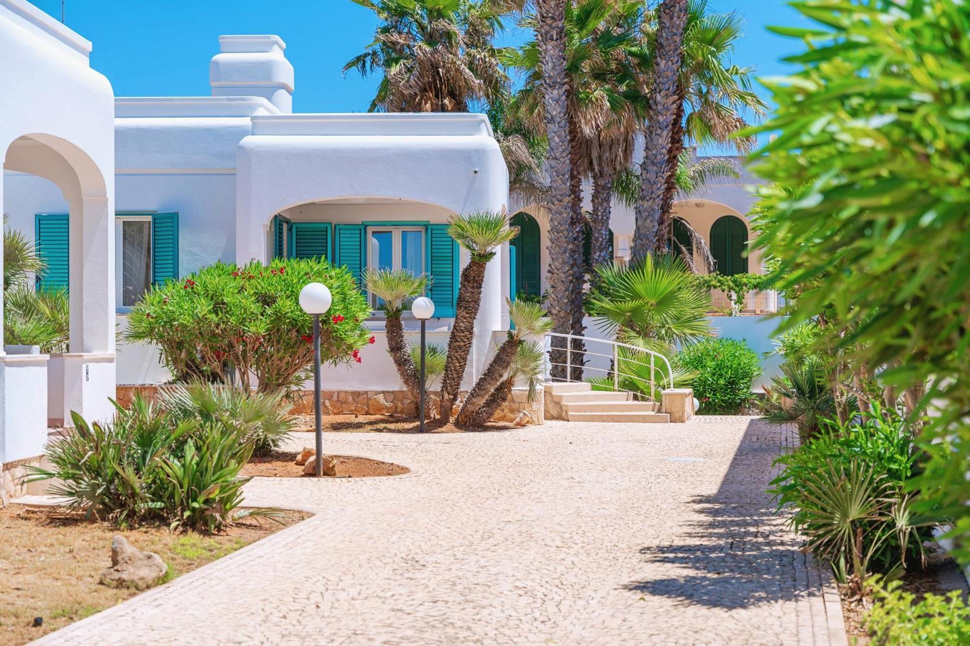 Residence Oasi Sul Mare Torre Suda Exterior photo