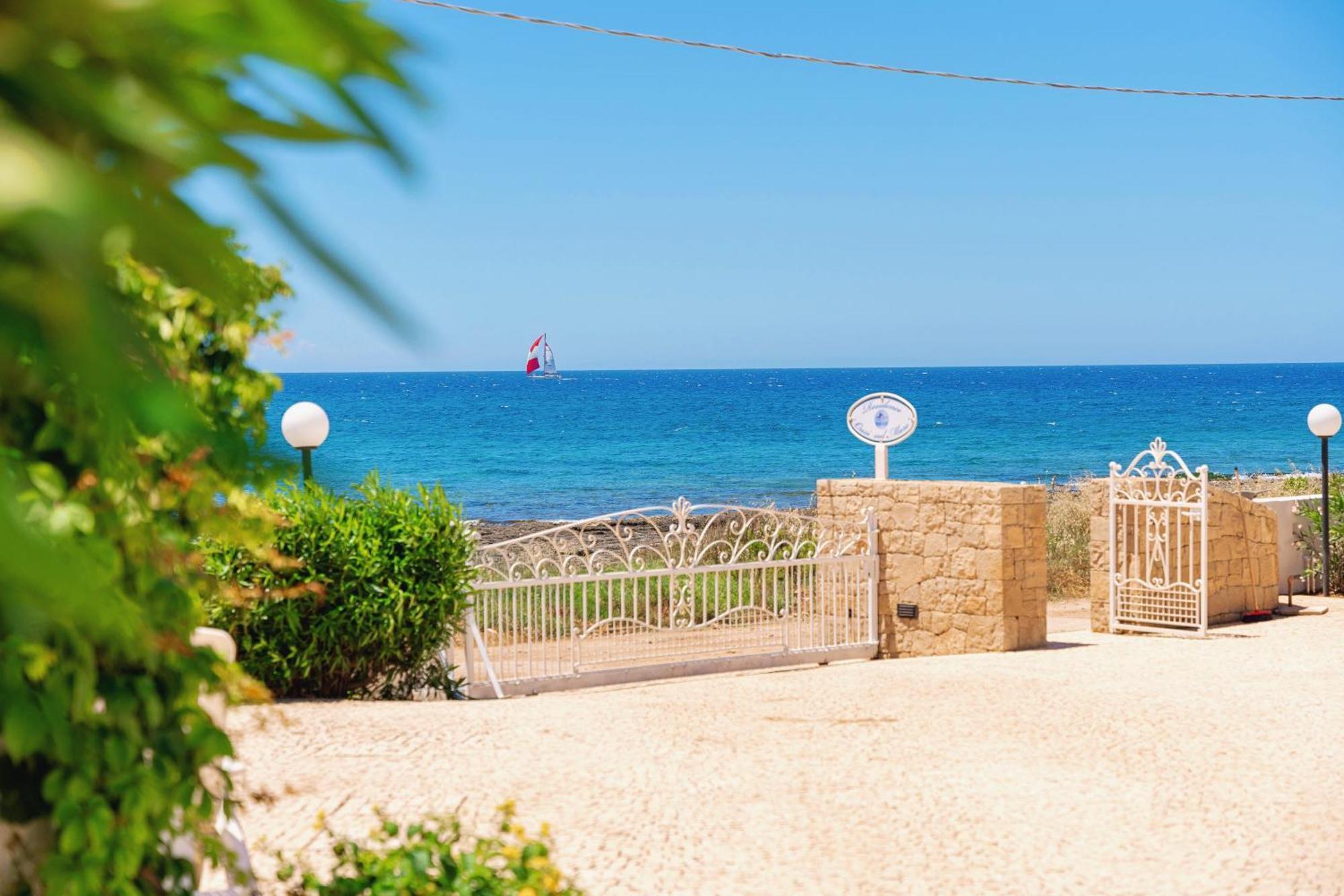 Residence Oasi Sul Mare Torre Suda Exterior photo